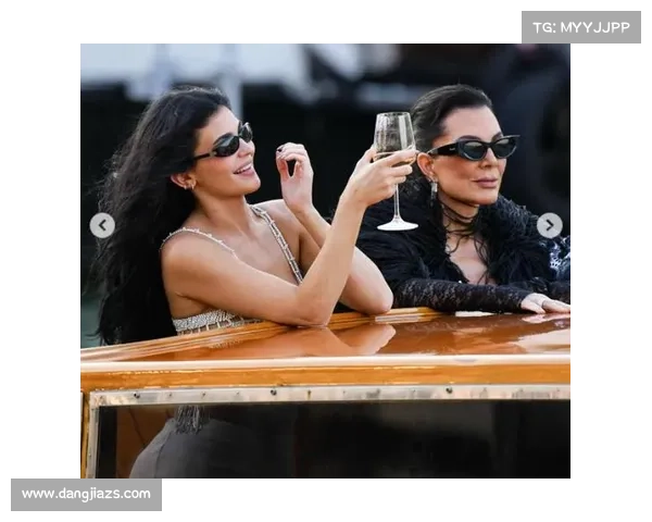 巧用克隆装扮打造独特个人风格让你在人群中瞬间成为焦点